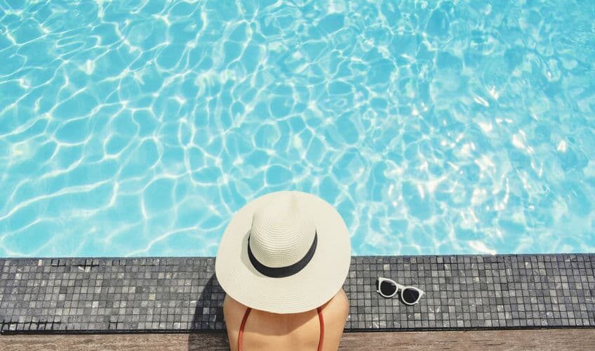 What Should Professional Swimming Pool Service in Murrieta, Ca Include?